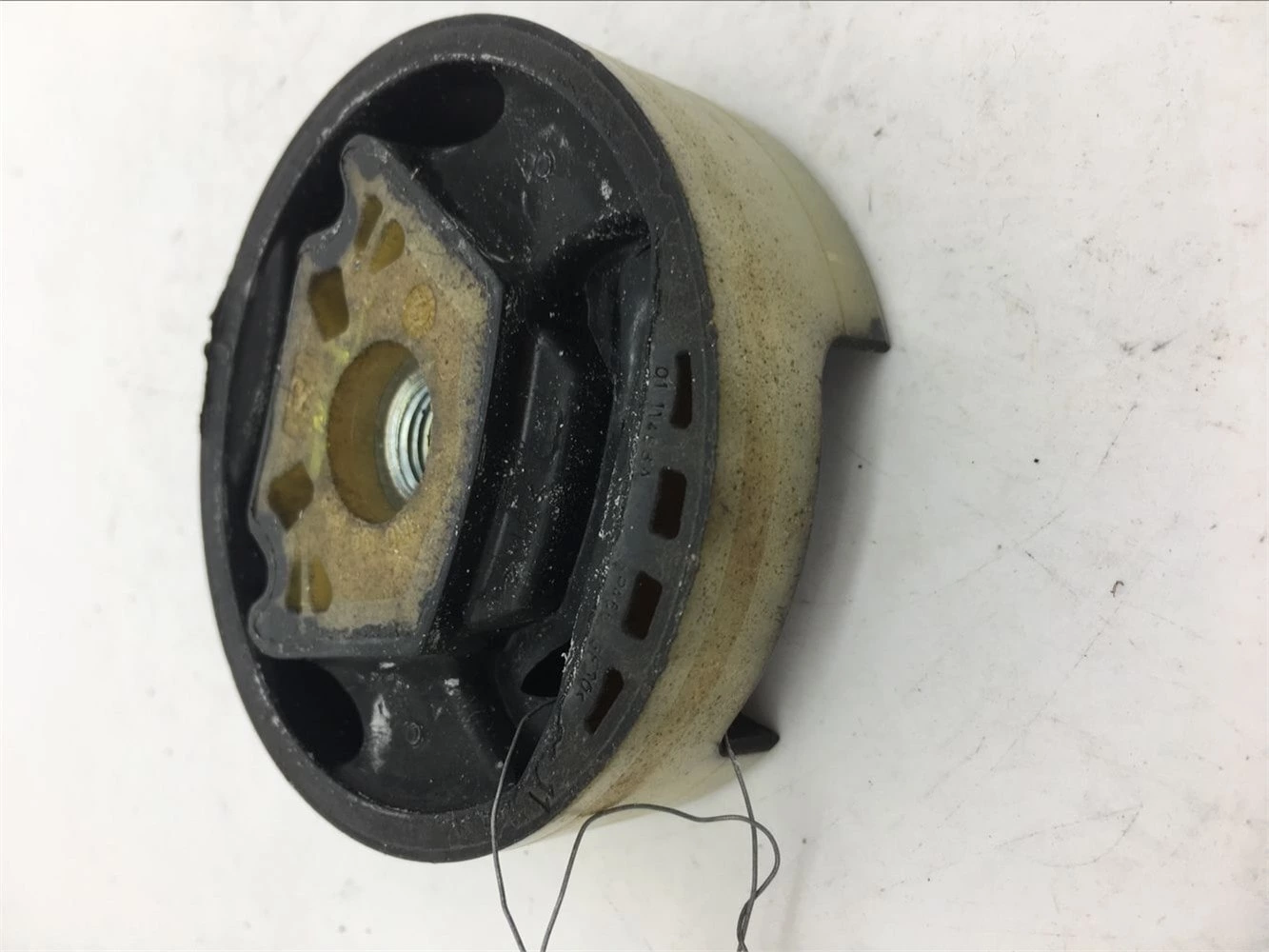 VW BEETLE A5 Engine Mounting Upper Bonded Rubber Bush 1K0199868R  1K0 199 868P A4925